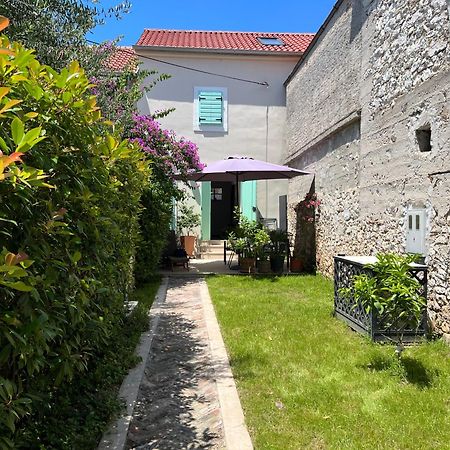 Villa House "Vesela" Biograd Na Moru Esterno foto