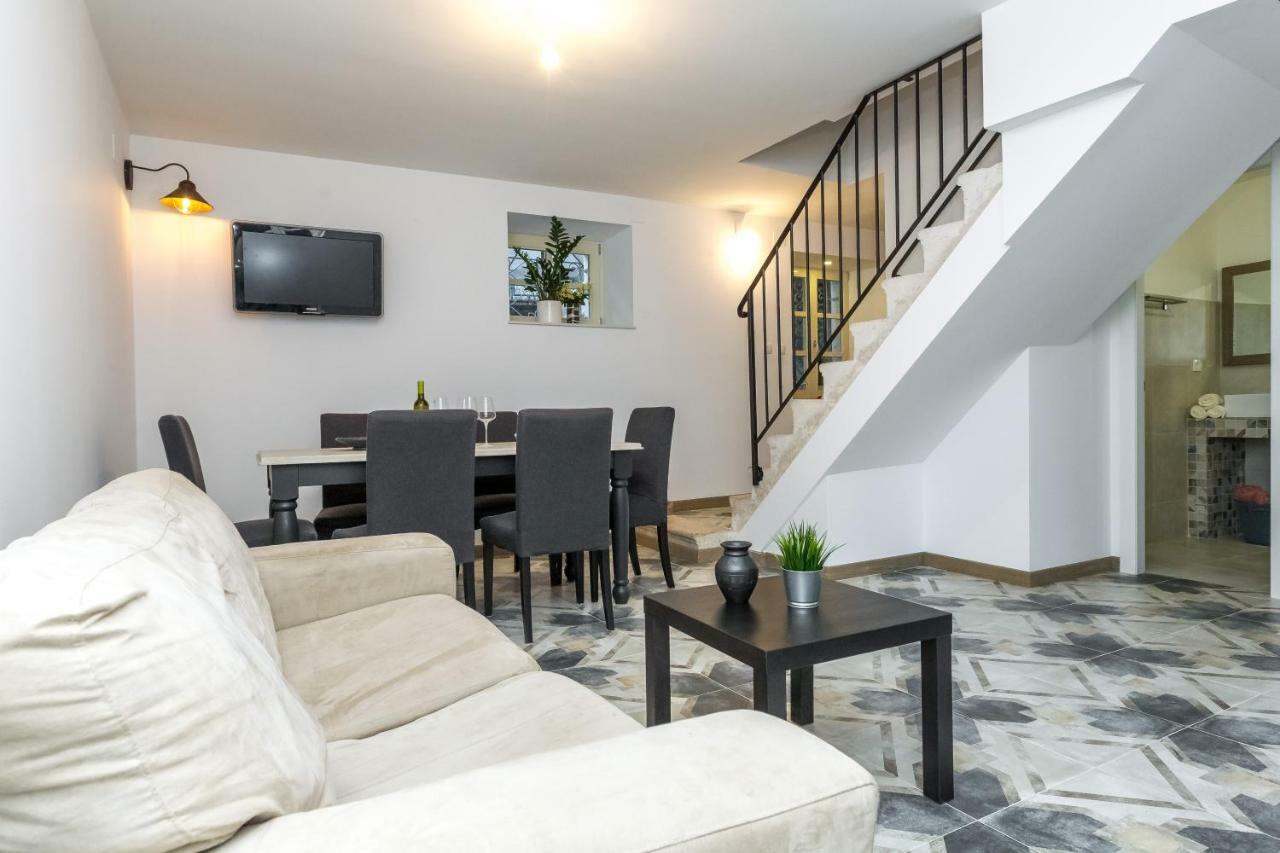 Villa House "Vesela" Biograd Na Moru Esterno foto